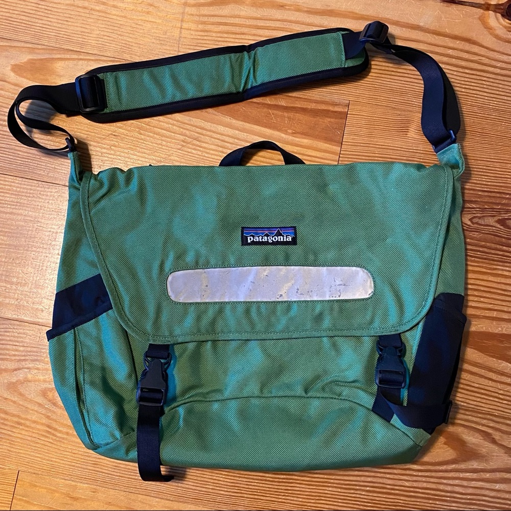 Patagonia Messenger/Cross body Bag, medium size